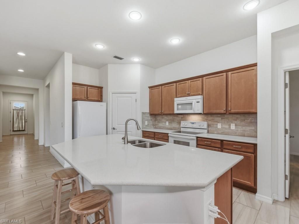 10646 Essex Square Blvd, Fort Myers, FL 33913 Photo