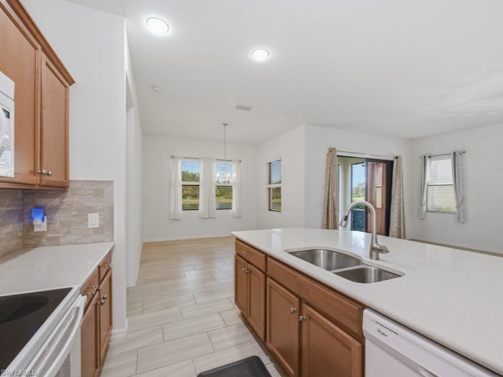 10646 Essex Square Blvd, Fort Myers, FL 33913 Photo