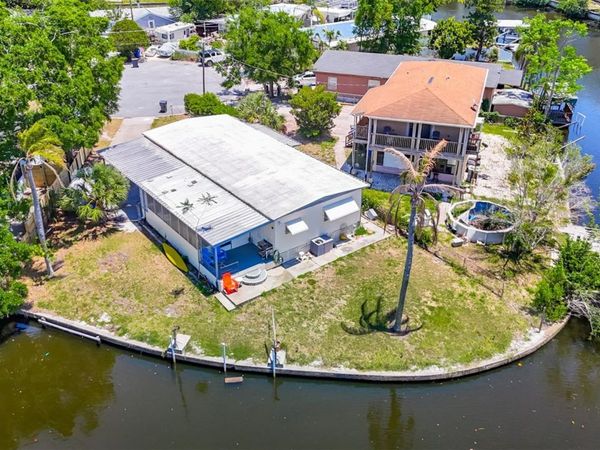 5806 PORTSMOUTH DRIVE, TAMPA, FL 33615