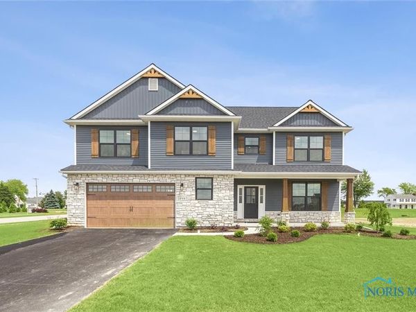 999 Stoneleigh Drive, Perrysburg, OH 43551