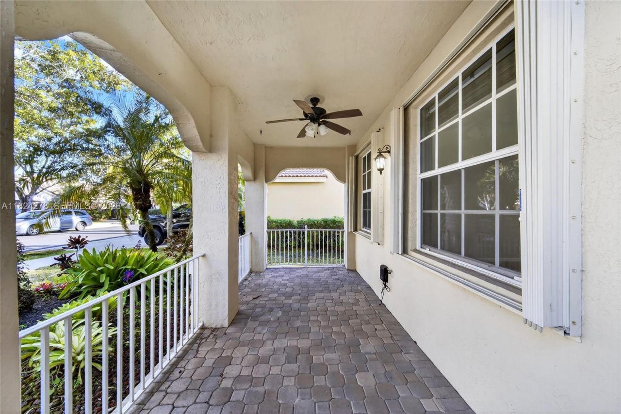 1325 Chenille Cir, Weston, FL 33327 Photo