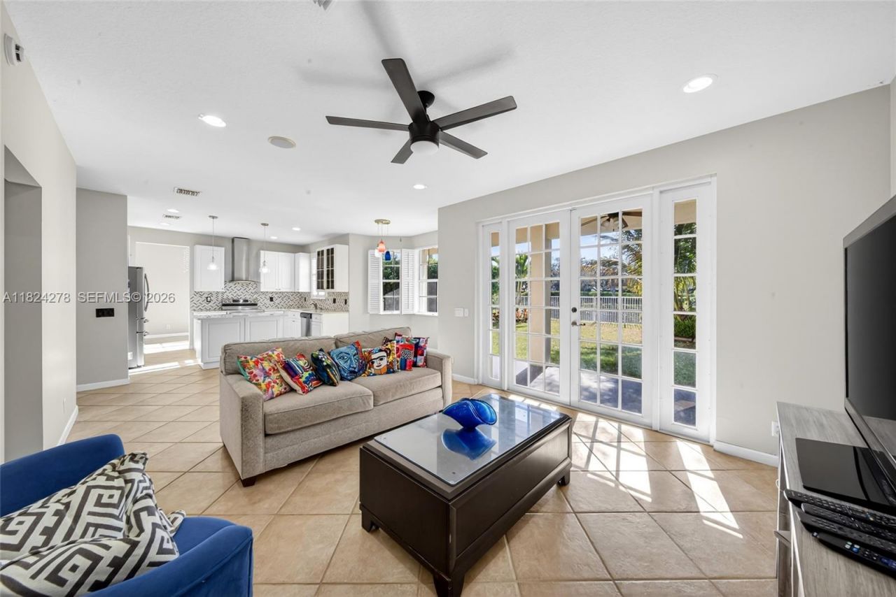 1325 Chenille Cir, Weston, FL 33327 Photo