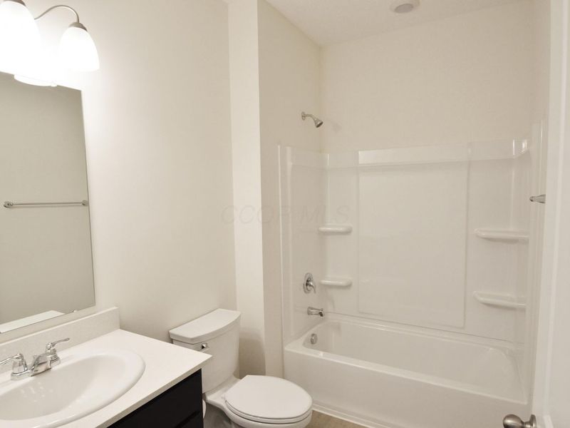 477 Helena Drive, Plain City, OH 43064 Photo 7