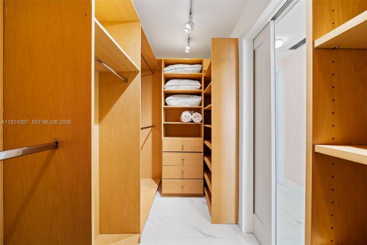 17875 Collins Ave, Unit 4102, Sunny Isles Beach, FL 33160 Photo