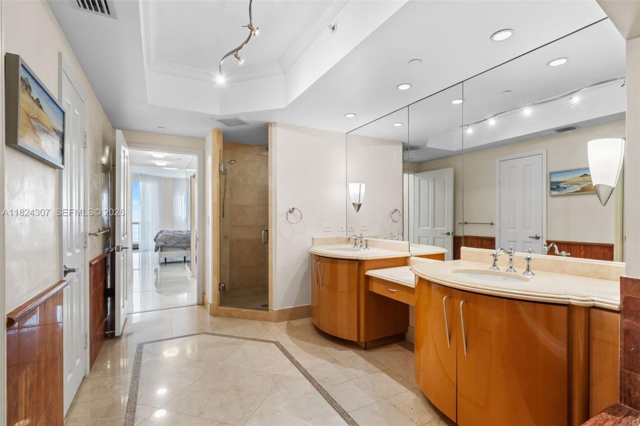 17875 Collins Ave, Unit 4102, Sunny Isles Beach, FL 33160 Photo