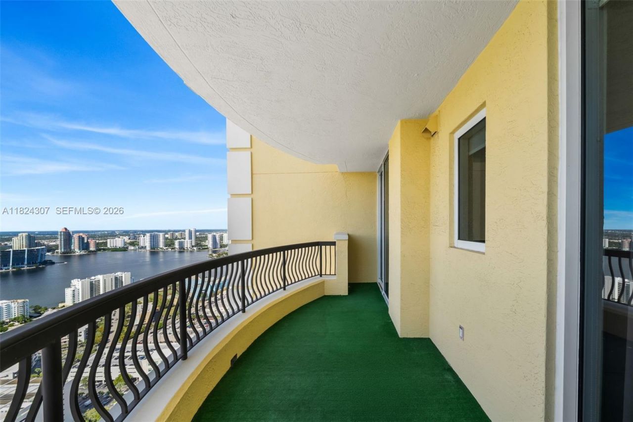 17875 Collins Ave, Unit 4102, Sunny Isles Beach, FL 33160 Photo
