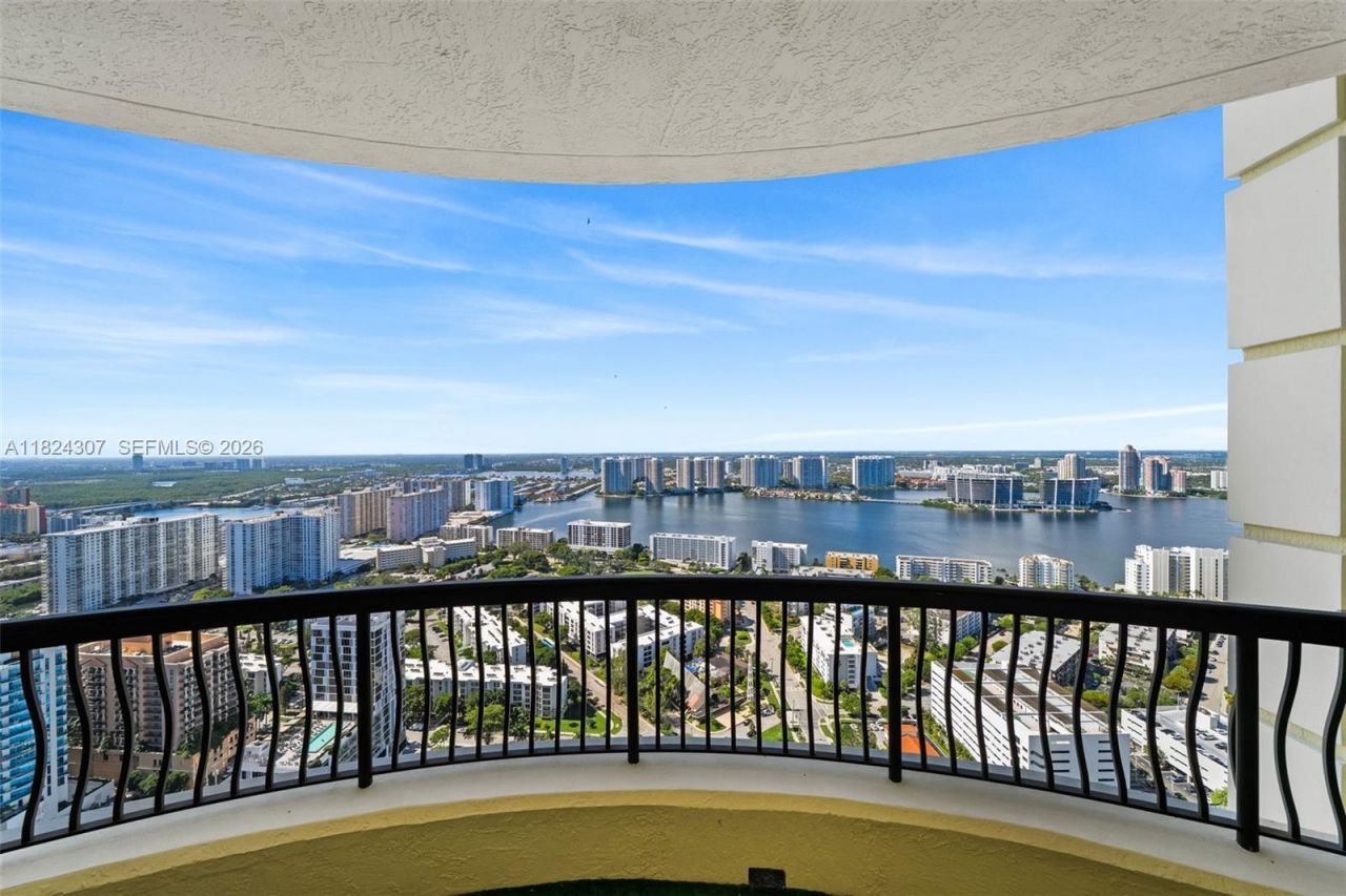 17875 Collins Ave, Unit 4102, Sunny Isles Beach, FL 33160 Photo