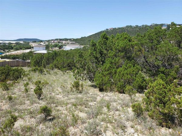 8012 Arapaho TRL, Lago Vista, TX 78645