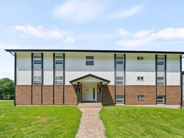 1002 Twin Oaks Terrace, Harrisonville, MO 64701