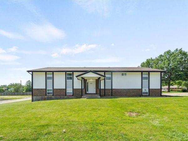 2203 Mission Road, Harrisonville, MO 64701