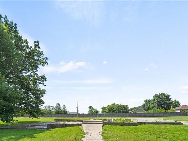 2205 Mission Road, Harrisonville, MO 64701