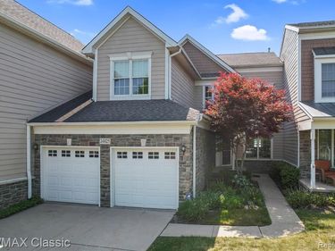 24825 REEDS POINTE Drive, Novi, MI 48374