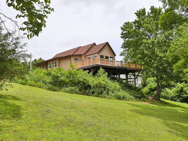 311 College Street, Crane, MO 65633