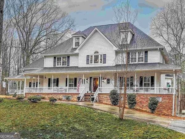 125 Sir Lancelot Court, Fayetteville, GA 30214