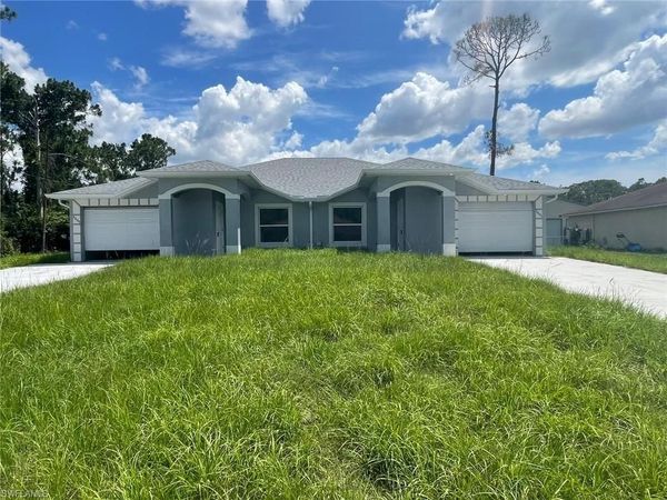 4605/4607 30th ST SW, LEHIGH ACRES, FL 33973