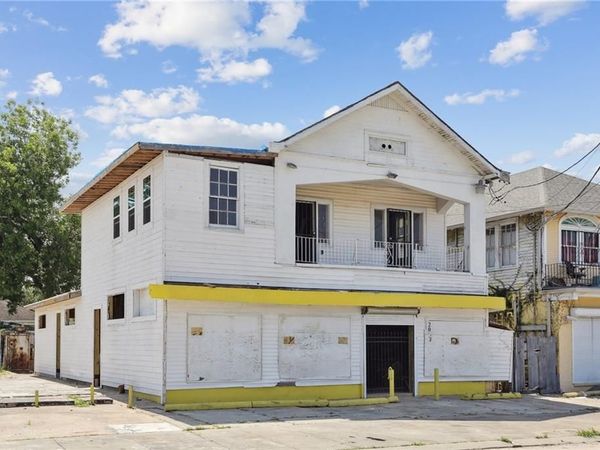 2033 DESIRE Street, New Orleans, LA 70117