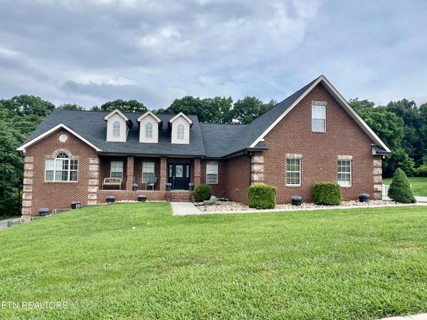 1329 Robert Ridge Rd, Sevierville, TN 37862