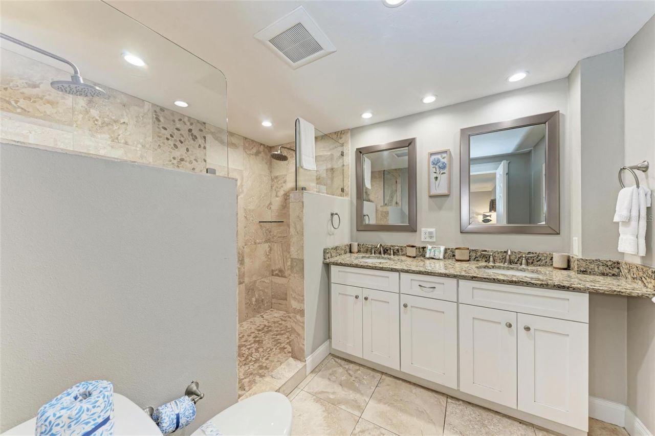 733 Holly Road, Anna Maria, FL 34216 Photo