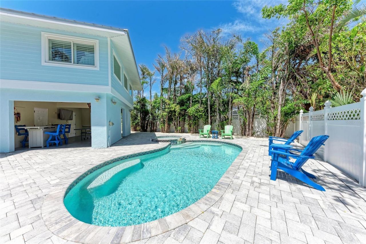 733 Holly Road, Anna Maria, FL 34216 Photo