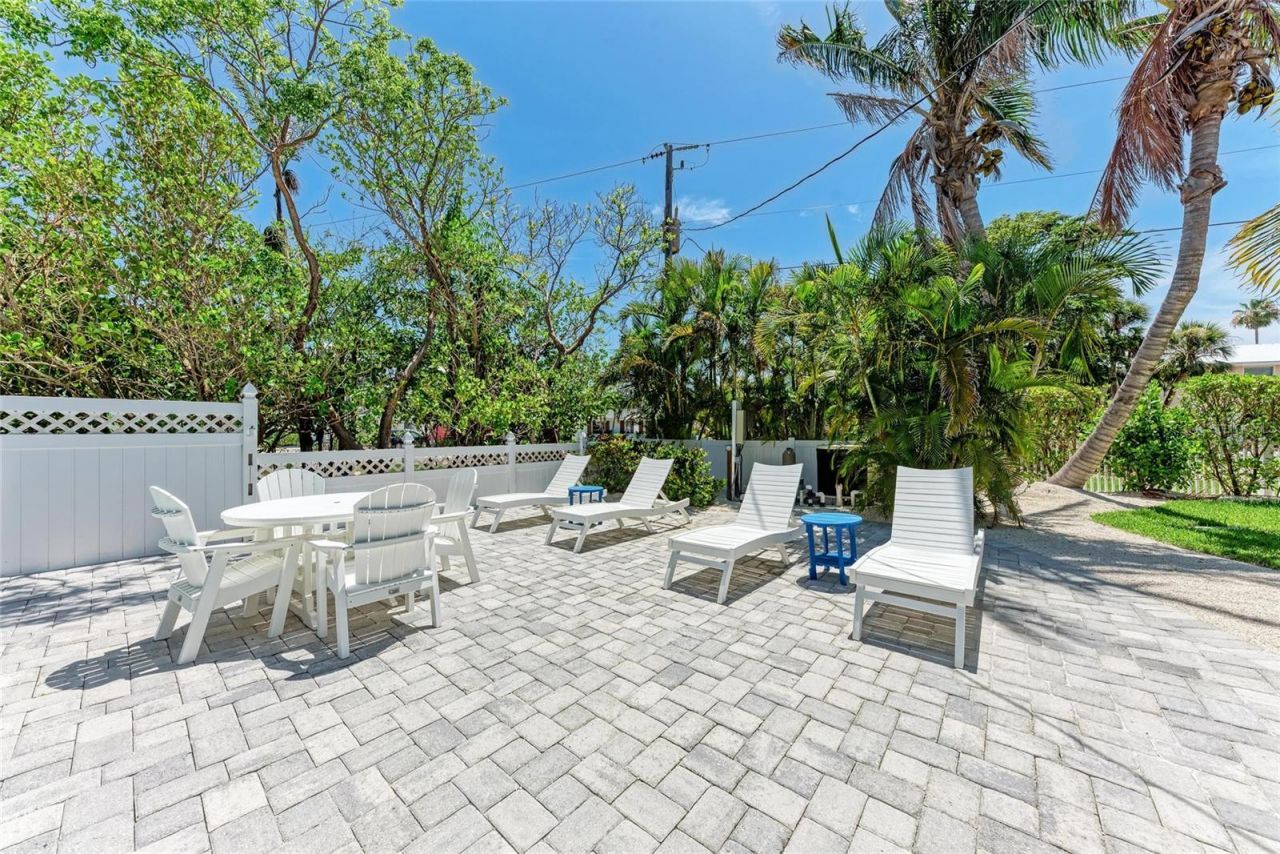733 Holly Road, Anna Maria, FL 34216 Photo