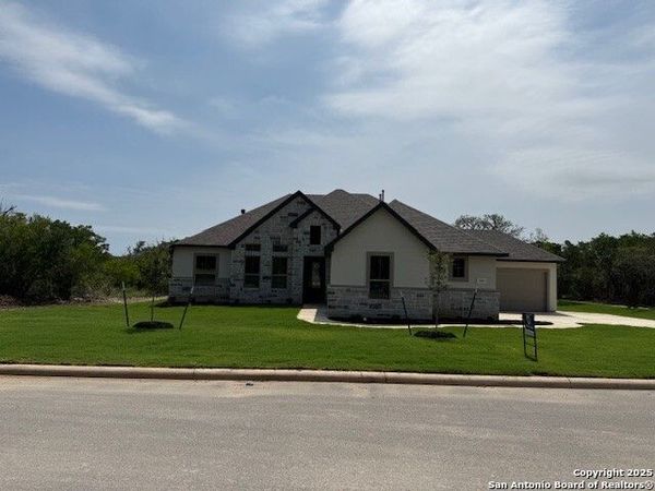 165 Poe Parkway, Castroville, TX 78009