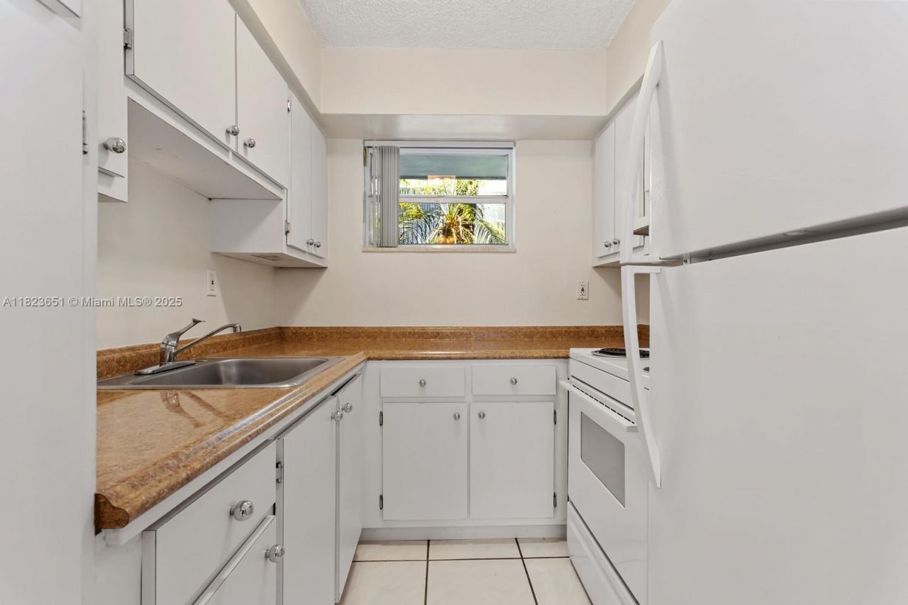 1800 SW 25th St, Unit 2102, Miami, FL 33133 Photo