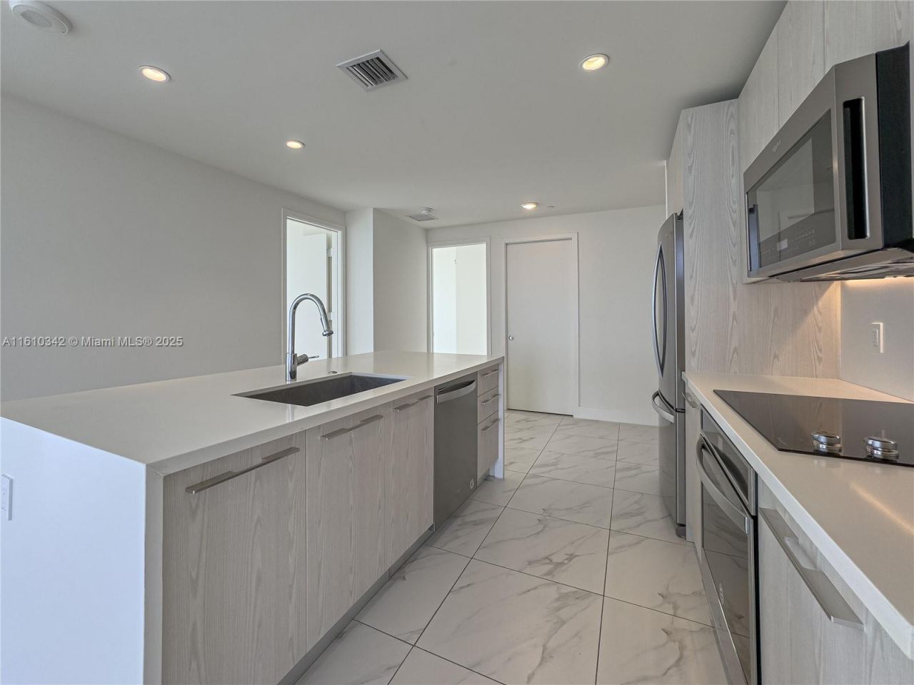 2000 Metropica Way, Unit 2009, Sunrise, FL 33323 Photo