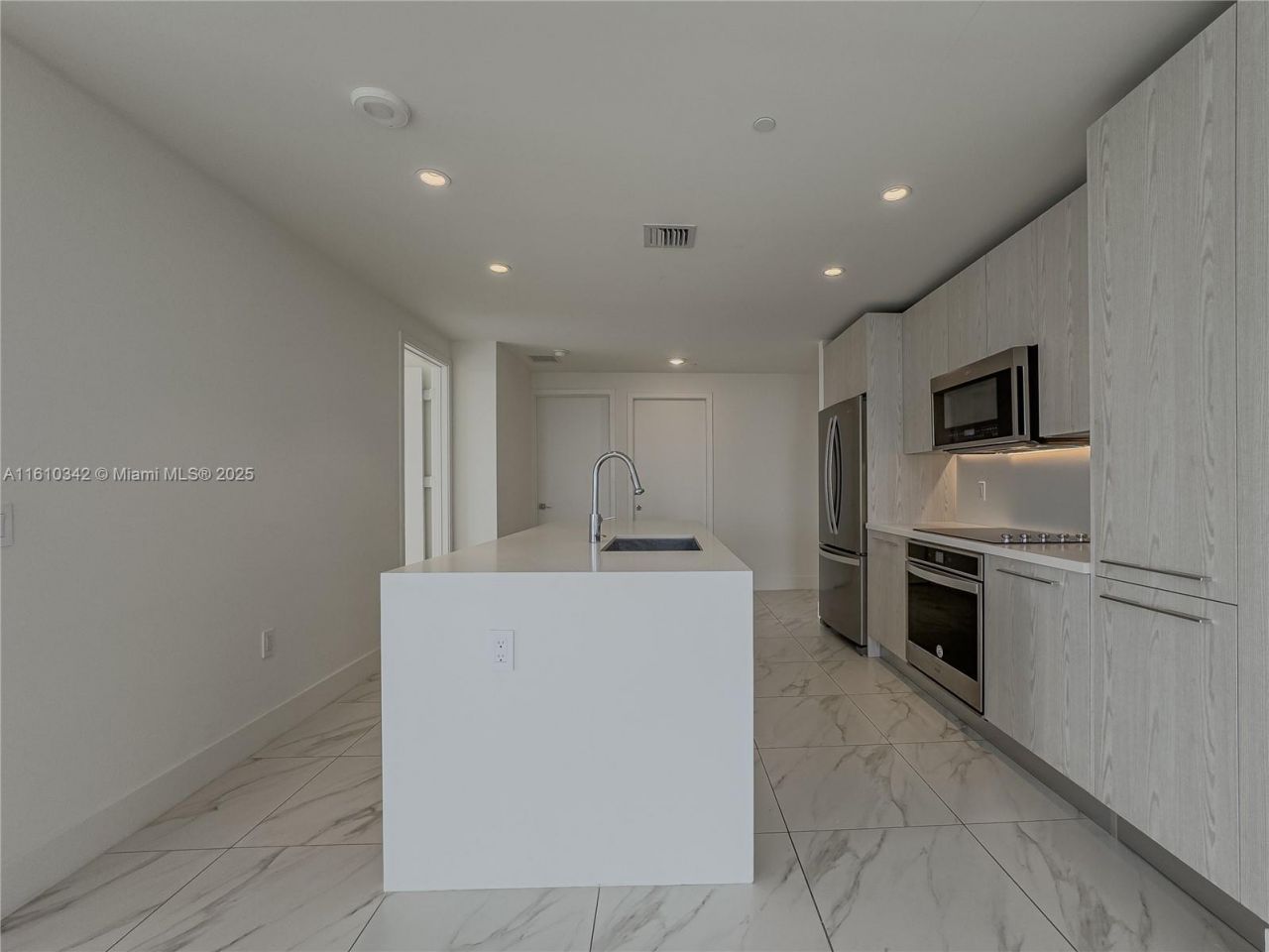 2000 Metropica Way, Unit 2009, Sunrise, FL 33323 Photo