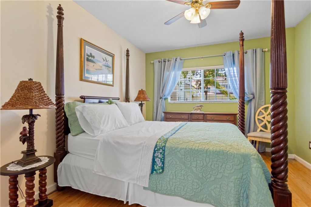 528 7th Square, Unit 102, Vero Beach, FL 32962 Photo