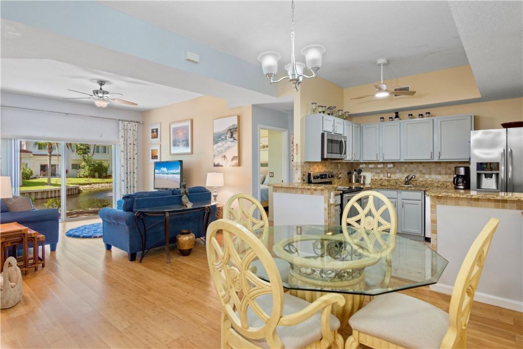 528 7th Square, Unit 102, Vero Beach, FL 32962 Photo
