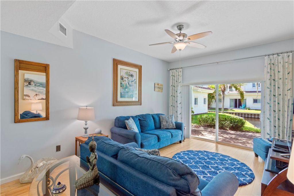 528 7th Square, Unit 102, Vero Beach, FL 32962 Photo