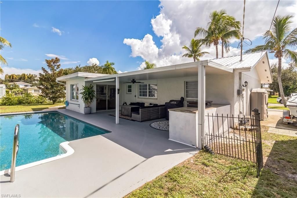 1019 Wyomi Dr, Fort Myers, FL 33919 Photo