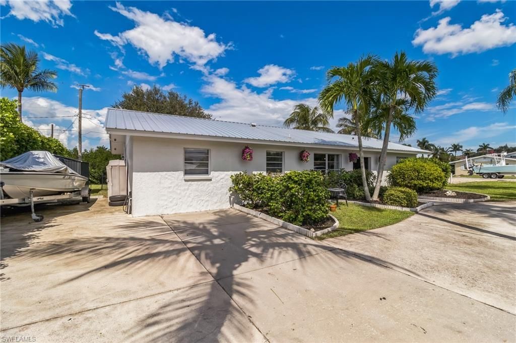 1019 Wyomi Dr, Fort Myers, FL 33919 Photo