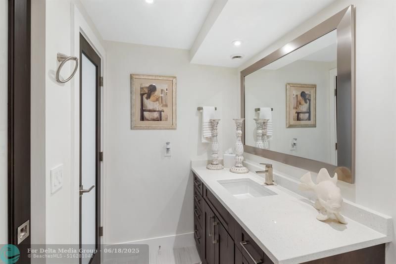 2715 N Ocean Boulevard, Unit 17D, Fort Lauderdale, FL 33308 Photo