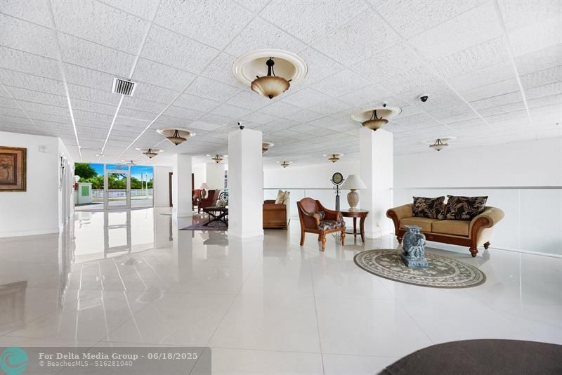 2715 N Ocean Boulevard, Unit 17D, Fort Lauderdale, FL 33308 Photo