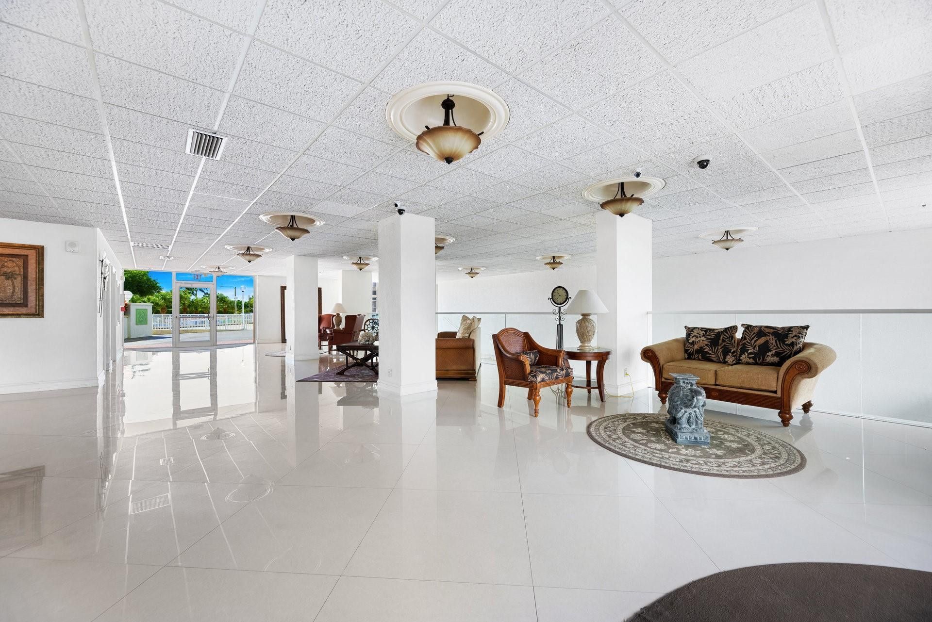 2715 N Ocean Boulevard, Unit 17D, Fort Lauderdale, FL 33308 Photo