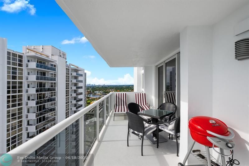 2715 N Ocean Boulevard, Unit 17D, Fort Lauderdale, FL 33308 Photo