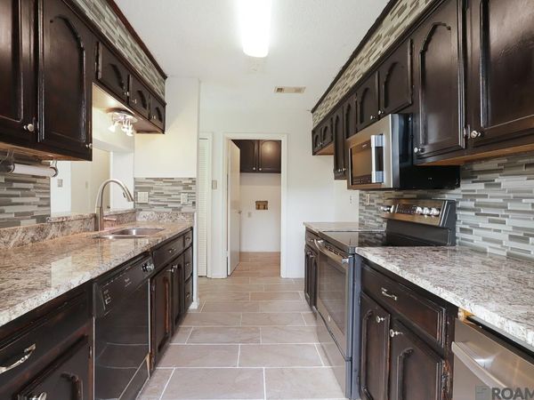 4625 Parkoaks Dr, Unit #37, Baton Rouge, LA 70816