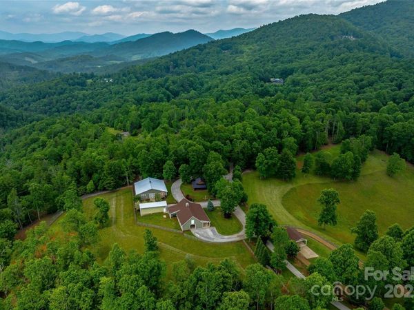 1987 Rabbit Hop Road, Spruce Pine, NC 28777