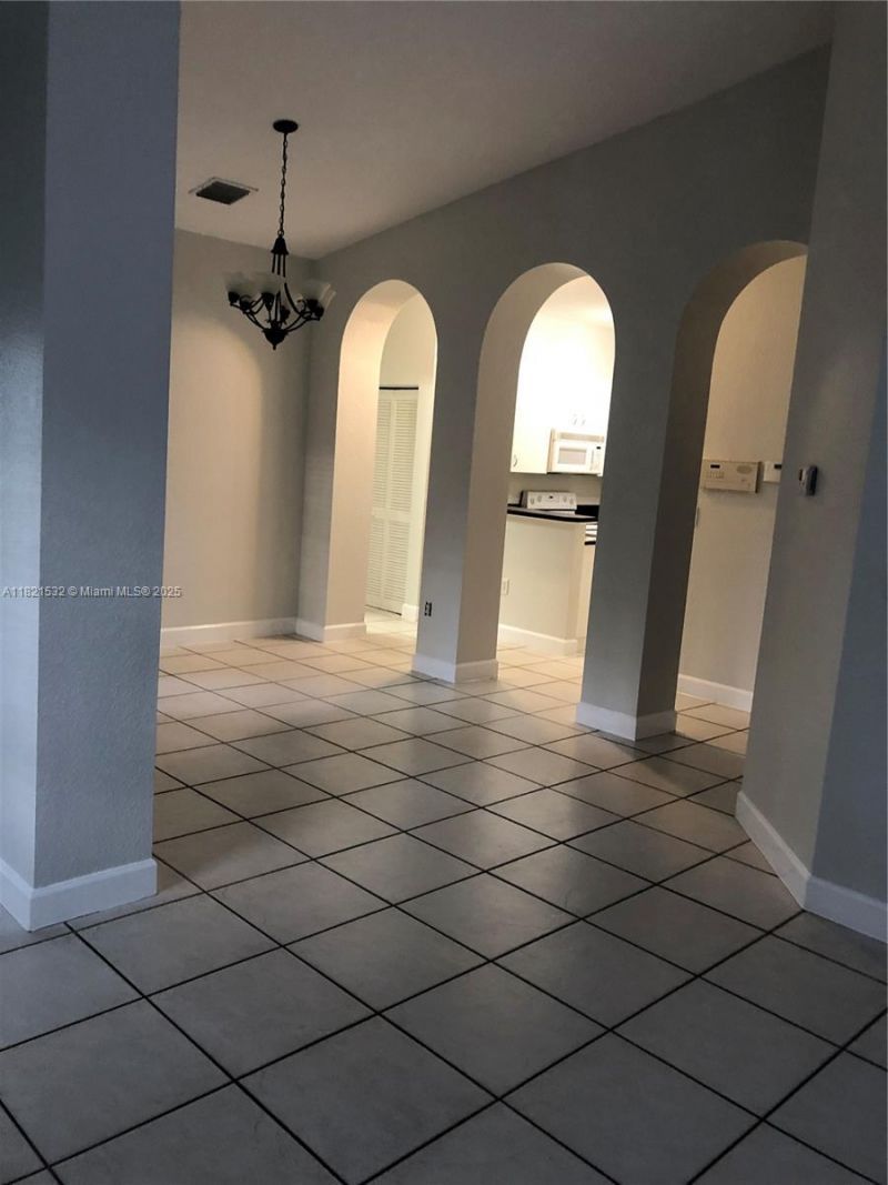 10932 NW 69 St, Doral, FL 33178 Photo