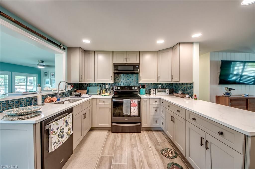 2891 Cussell Dr, Saint James City, FL 33956 Photo