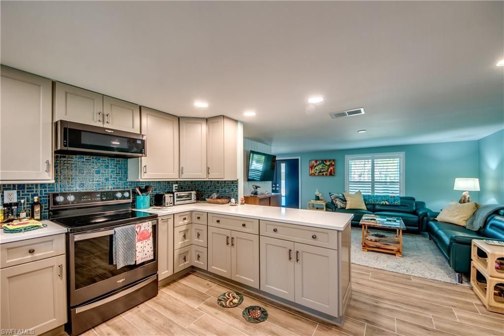 2891 Cussell Dr, Saint James City, FL 33956 Photo