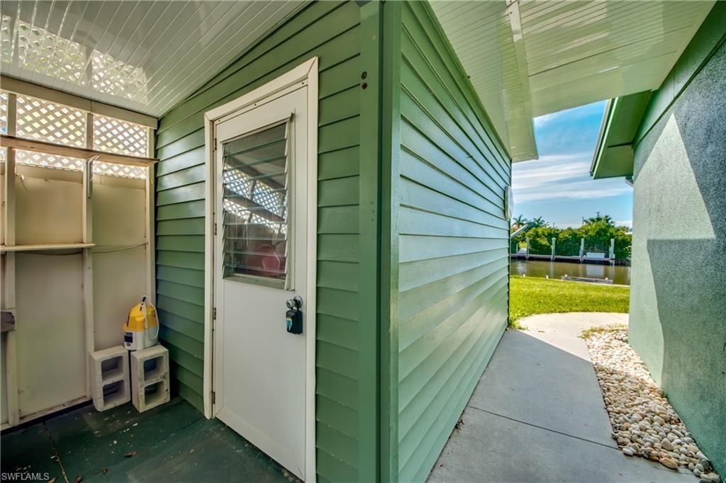 2891 Cussell Dr, Saint James City, FL 33956 Photo