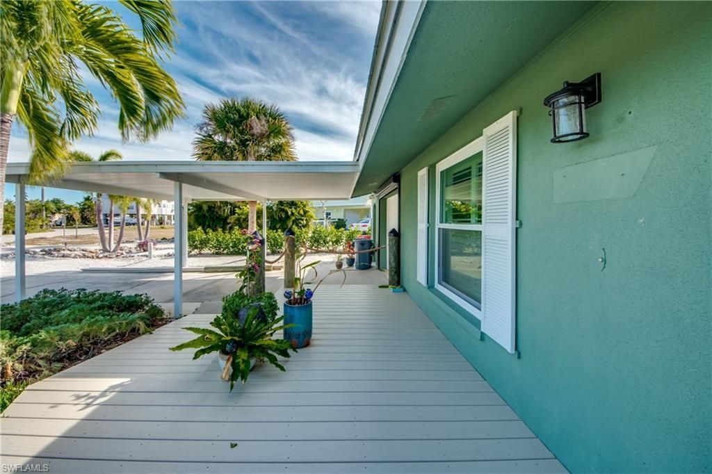 2891 Cussell Dr, Saint James City, FL 33956 Photo