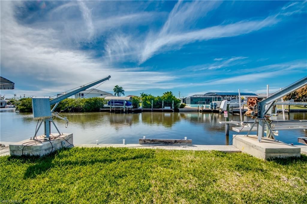 2891 Cussell Dr, Saint James City, FL 33956 Photo