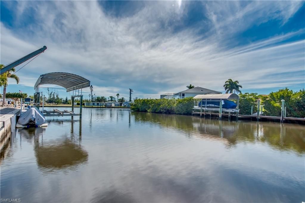 2891 Cussell Dr, Saint James City, FL 33956 Photo