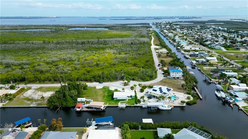 2891 Cussell Dr, Saint James City, FL 33956 Photo