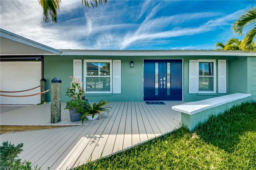 2891 Cussell Dr, Saint James City, FL 33956 Photo