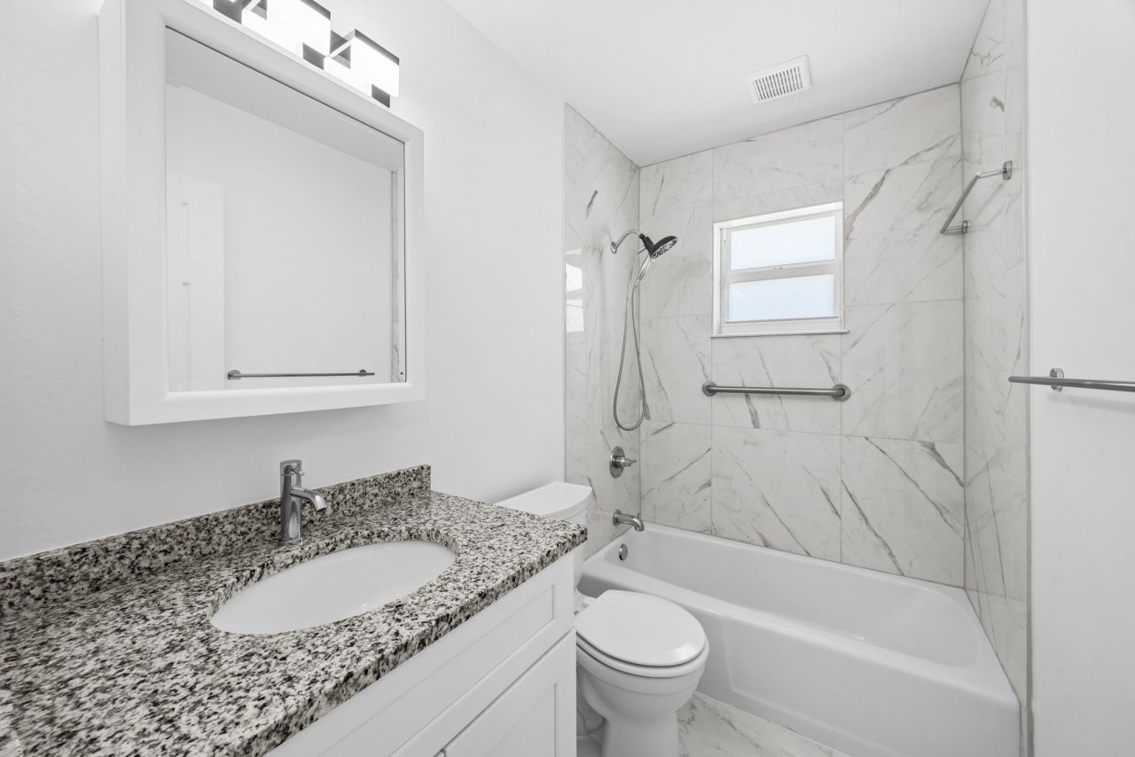 601 Periwinkle Way, Unit D1, Sanibel, FL 33957 Photo