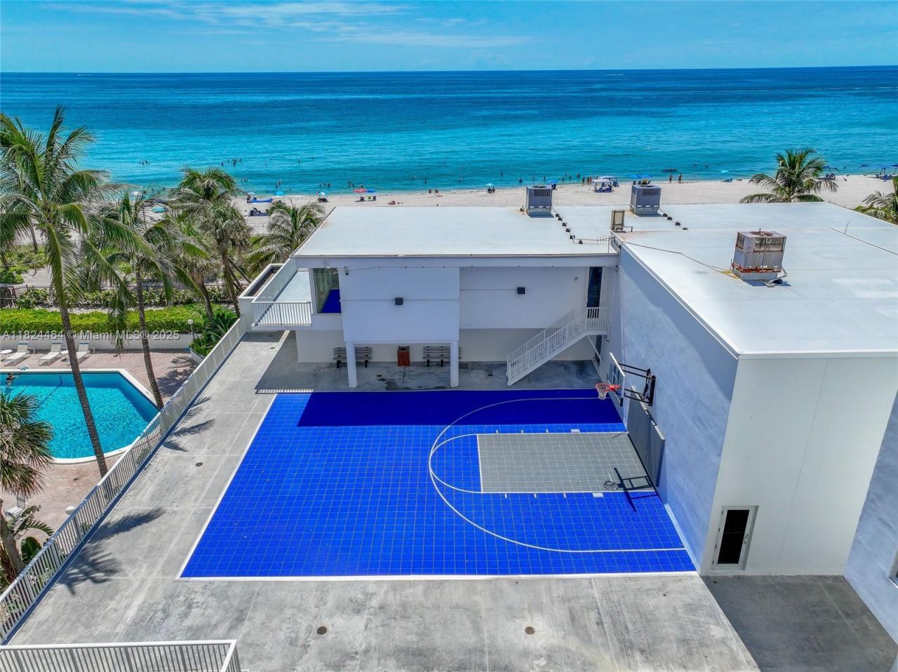 5401 Collins Ave, Unit 419, Miami Beach, FL 33140 Photo